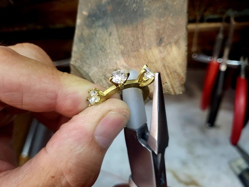 Claw Pushing Setting Pliers with Nylon Jaw